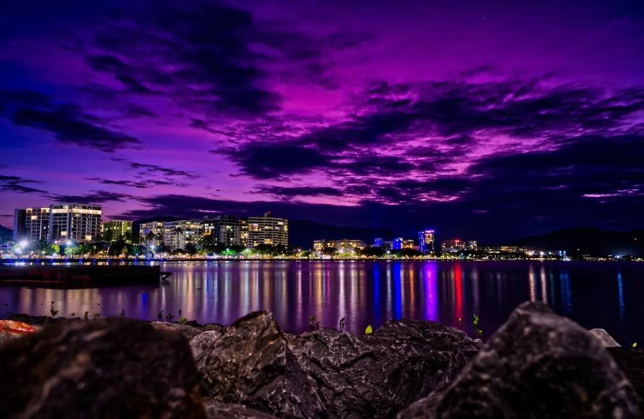 Belle Escapes 703 Harbour Lights Cairns Apartment With Water Views