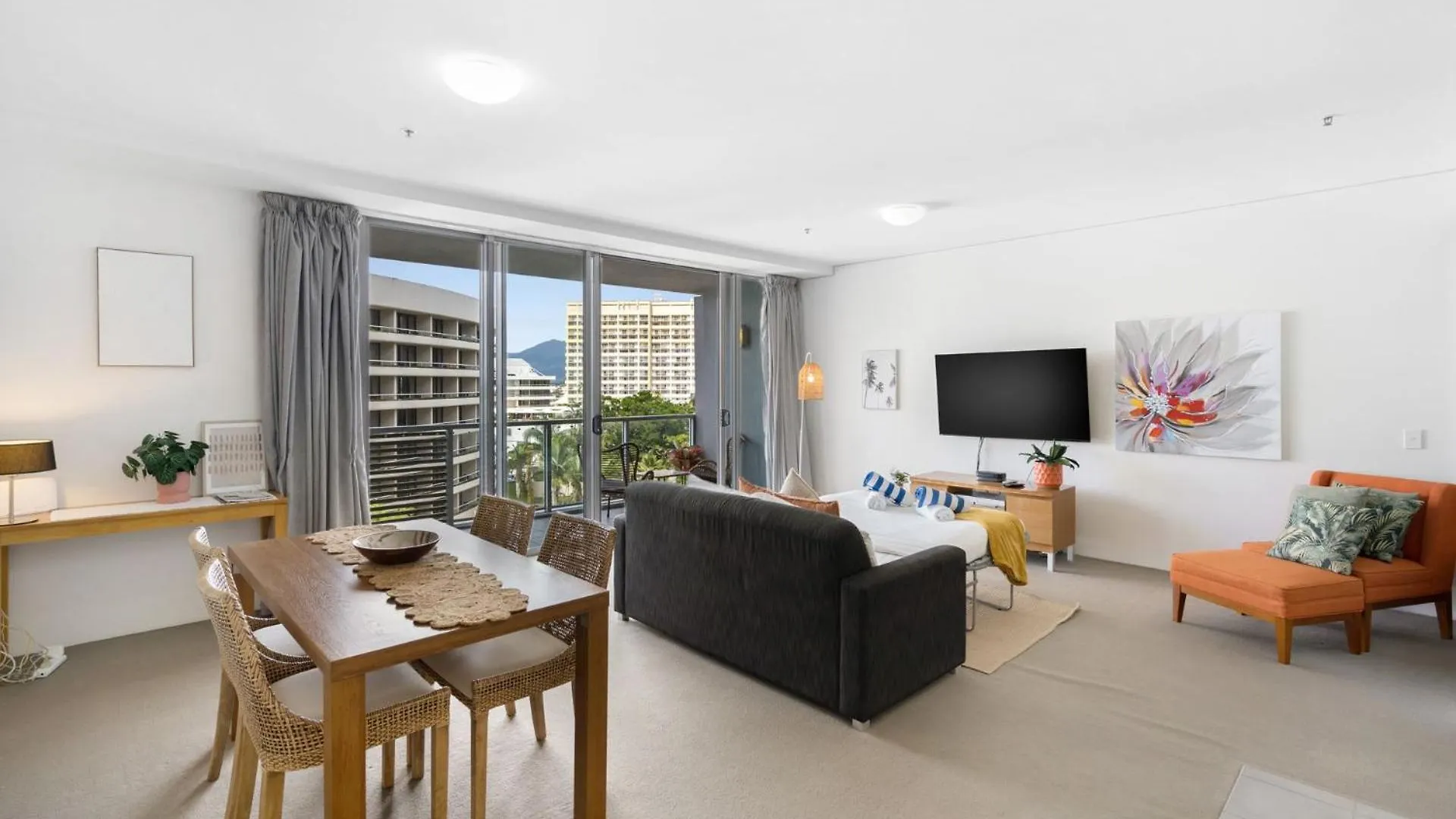 Belle Escapes 703 Harbour Lights Cairns Apartment With Water Views