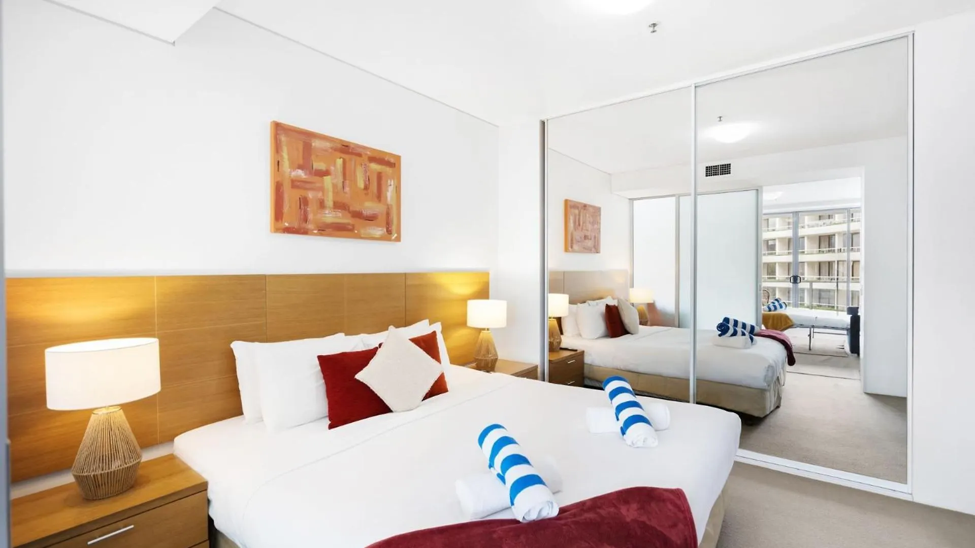 Belle Escapes 703 Harbour Lights Cairns Apartment With Water Views