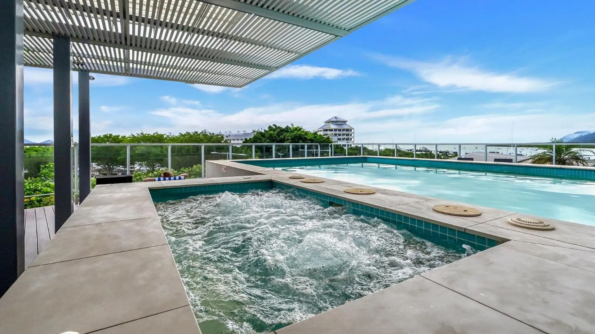 Belle Escapes 703 Harbour Lights Cairns Apartment With Water Views